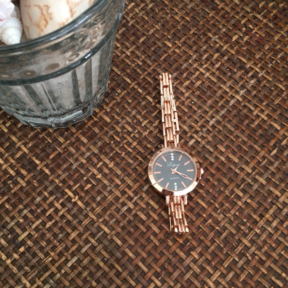 🎀5/$25🎀 LUPAI Rose Gold Fashion Watch